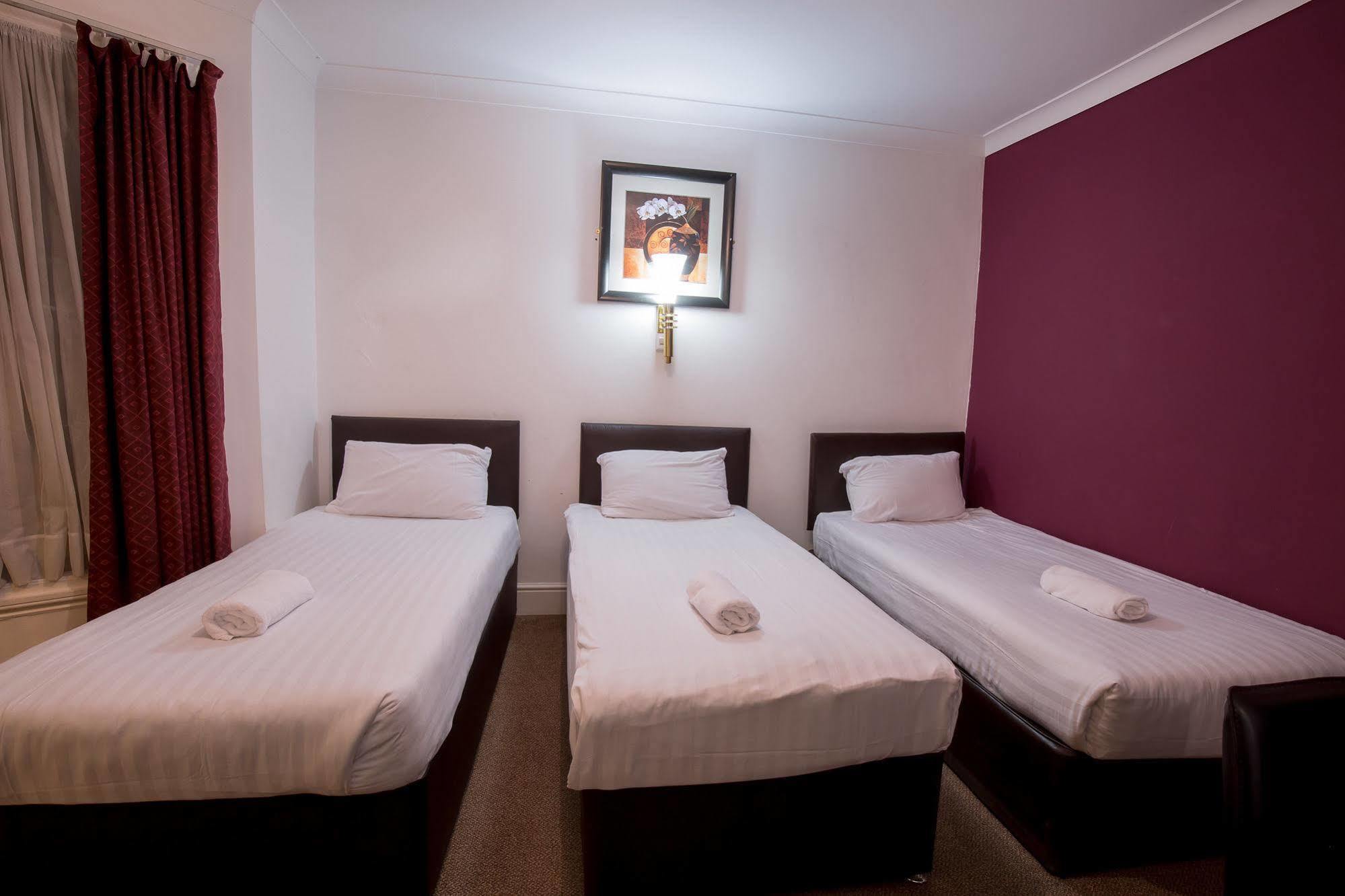 Cranford Hotel Илфорд Экстерьер фото
