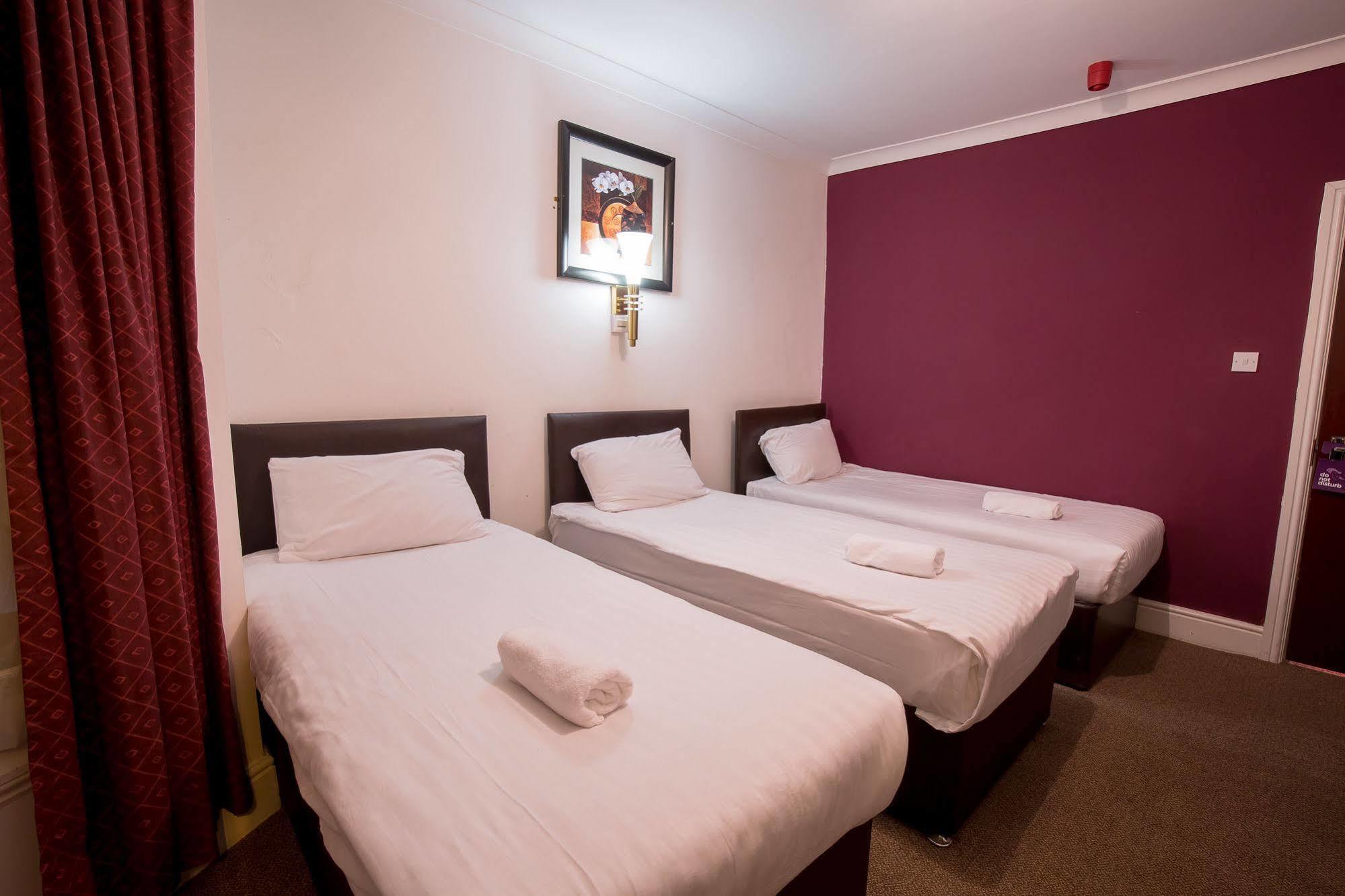 Cranford Hotel Илфорд Экстерьер фото