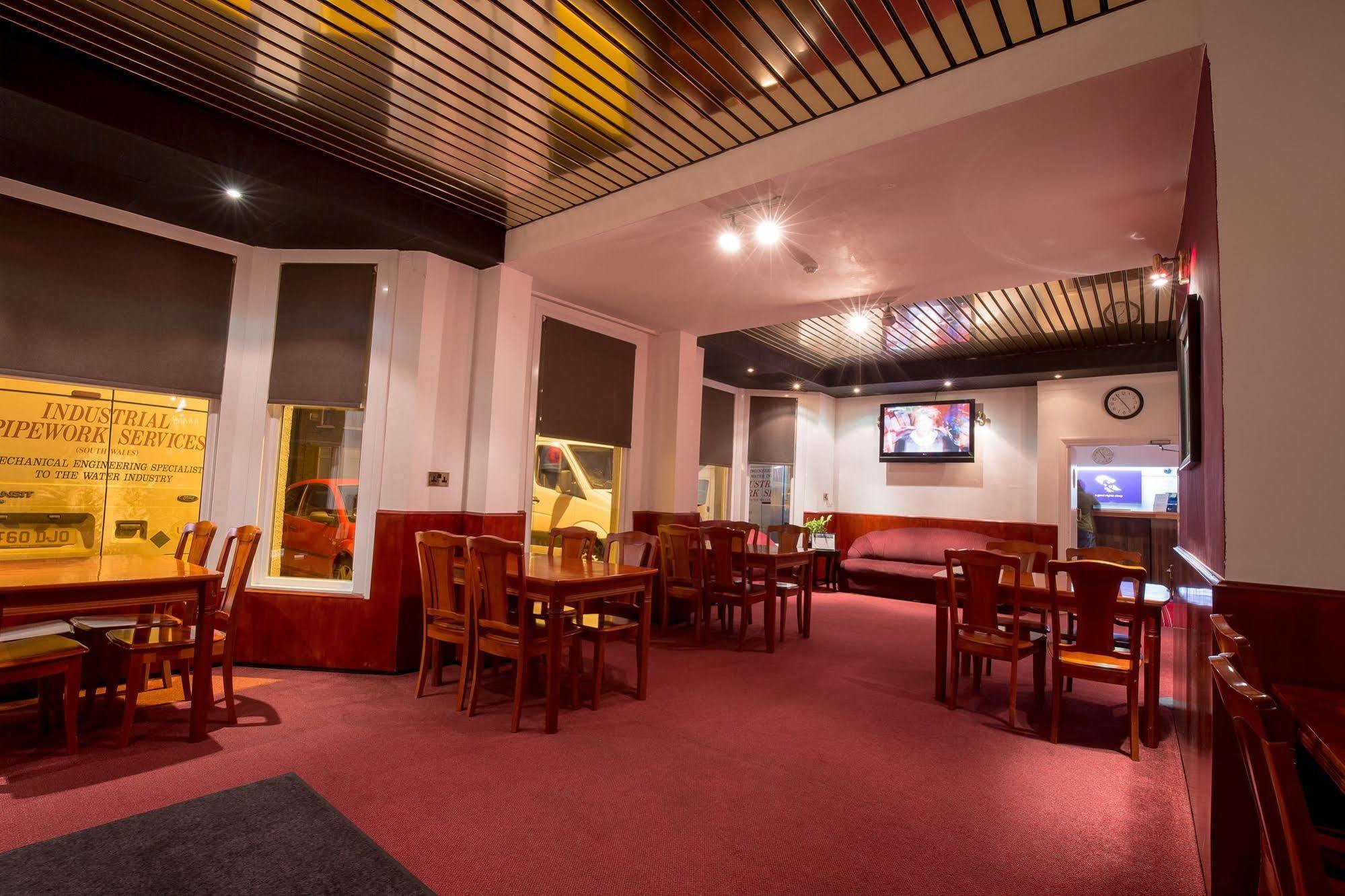 Cranford Hotel Илфорд Экстерьер фото